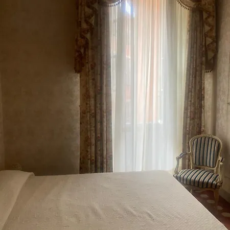 Dans Le Vieux-nice Nice